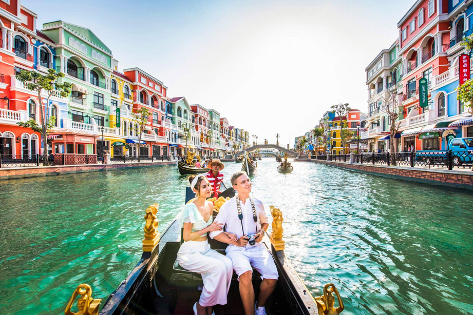 Tiếng Anh thôi chưa đủ